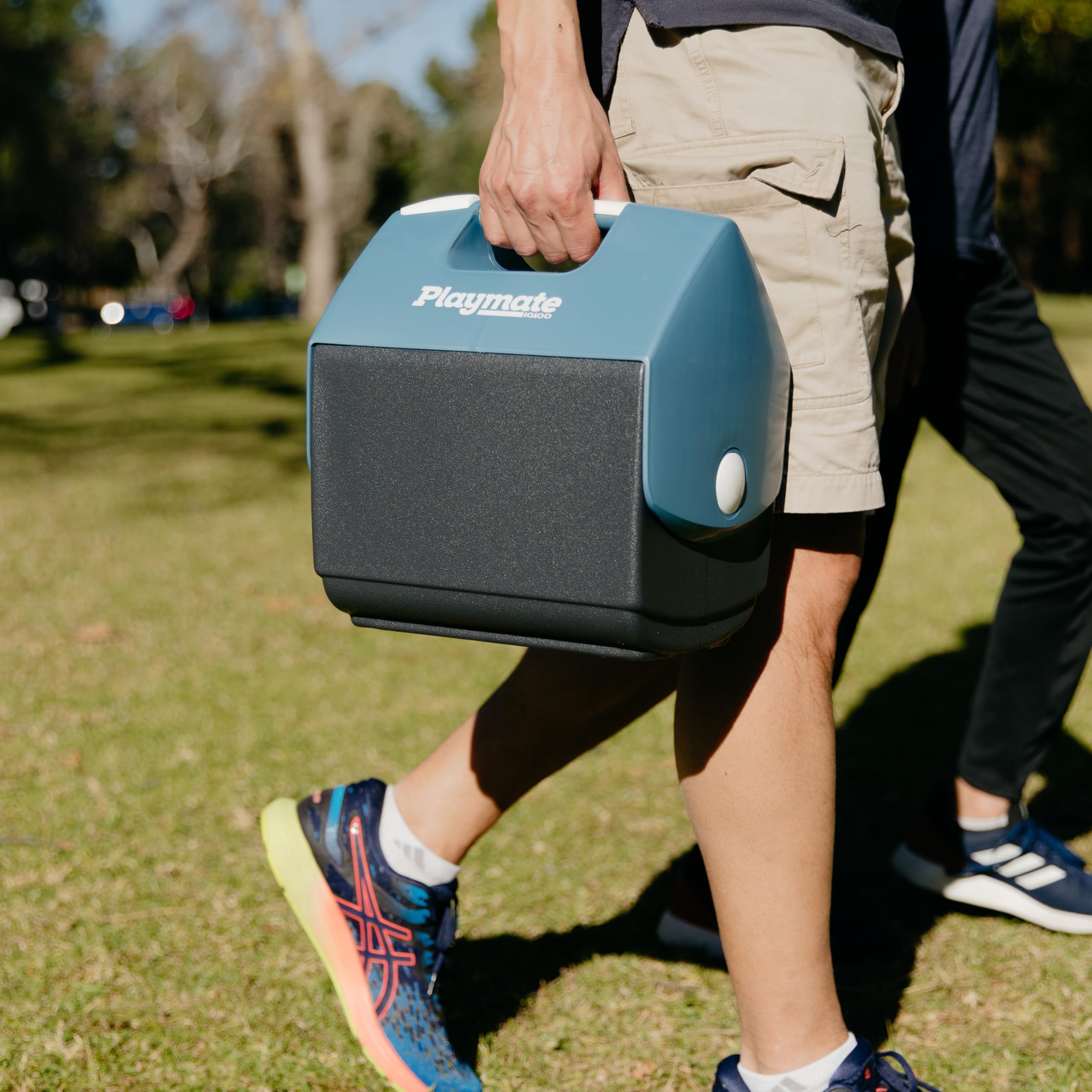 Igloo Maxcold 7-Quart Cooler - Multi-Purpose Cold Storage for Treatment Needs (Gray)